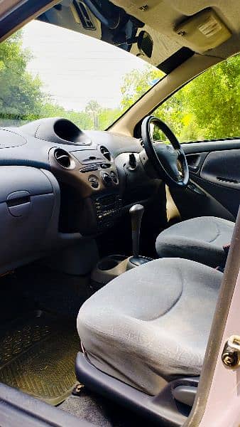 Toyota Vitz 2000 7