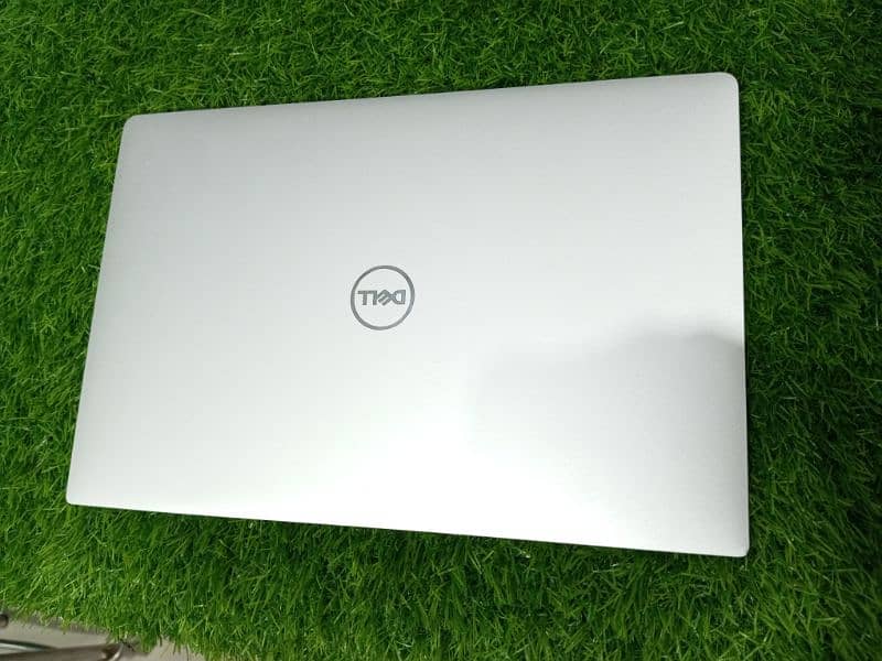 Dell Xps 9370 i5 8th Gen 8GB RAM , 256GB SSD ! 0