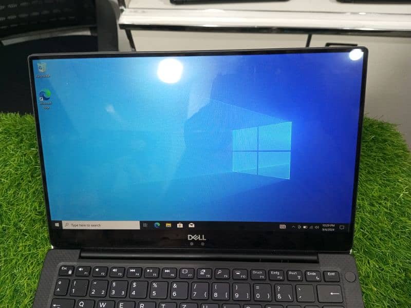 Dell Xps 9370 i5 8th Gen 8GB RAM , 256GB SSD ! 3