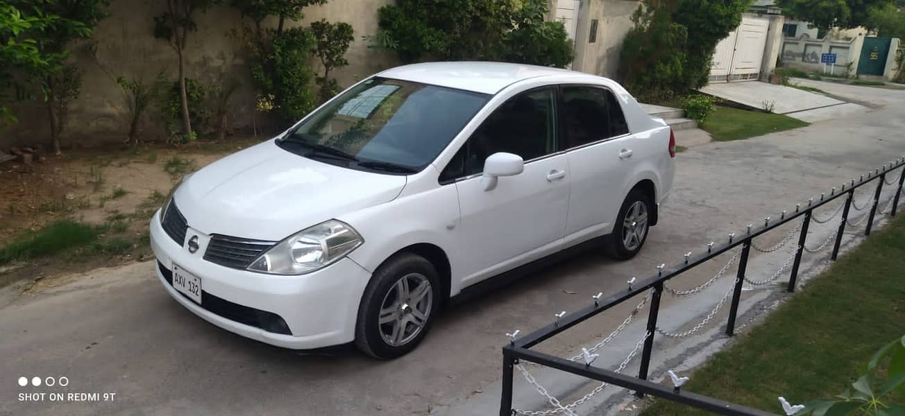 Nissan Tiida 2017 1