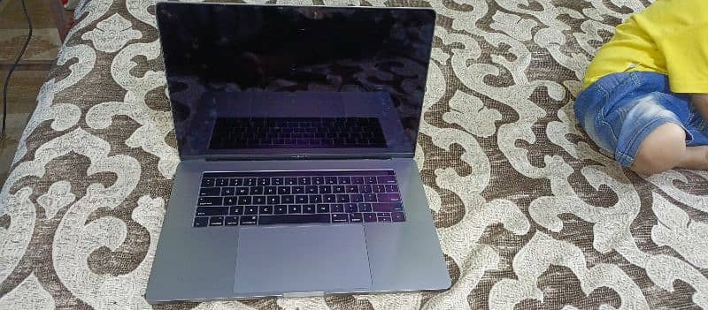 Macbook Pro 2018 Core i7 15" 5