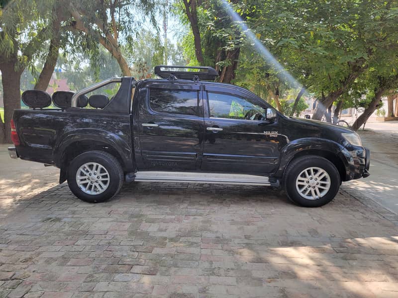 *Toyota Hilux Vigo Champ GX 2015 7