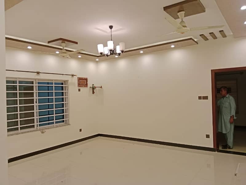 BRAND NEW 10 MARLA SINGLE STORY HOUSE FOR RENT IN GULSHAN-ABAD 3