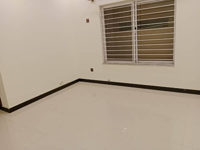 BRAND NEW 10 MARLA SINGLE STORY HOUSE FOR RENT IN GULSHAN-ABAD 7