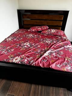 Slightly used bed  Full Keekar King Size Bed with Mattress