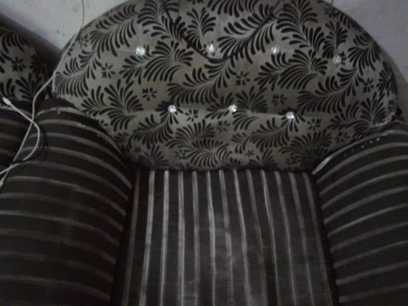 Sofa Set 5 Seater | Material Wooden | 2