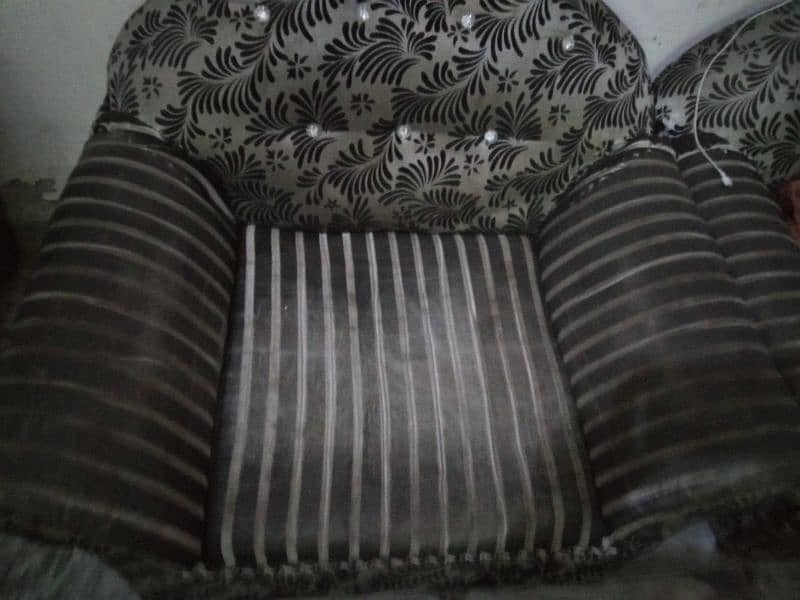 Sofa Set 5 Seater | Material Wooden | 3