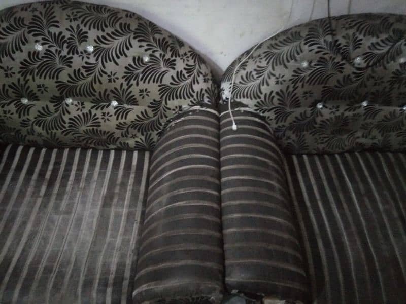 Sofa Set 5 Seater | Material Wooden | 4