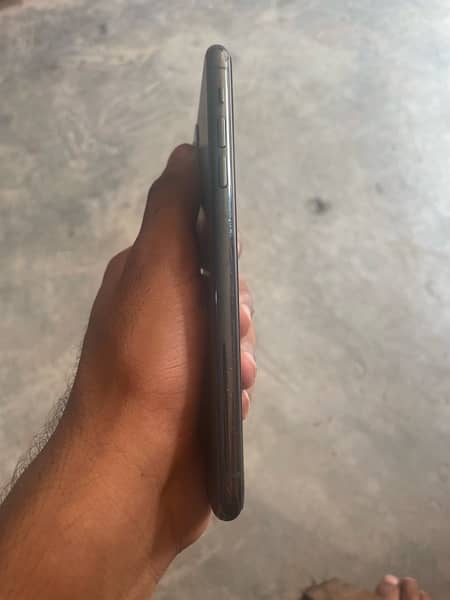 iPhone 11 Pro max factory unlocked 2