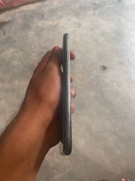 iPhone 11 Pro max factory unlocked 3