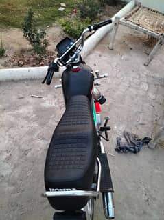 bike for sale model 17 hai number 18 me laga hai good condition hai