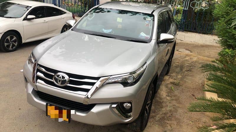 Toyota Fortuner V 2017 1