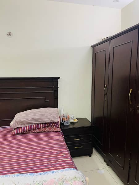 Room Set (Elegant King Size Bed,Wardrobe, Dressing and Side Tables) 6