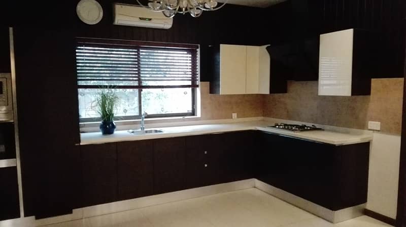 1Kanal G Block Owner Build Solid Beautiful House For Sale DHA Phase 5 4