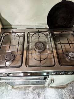 3 Stoves Cooking Range