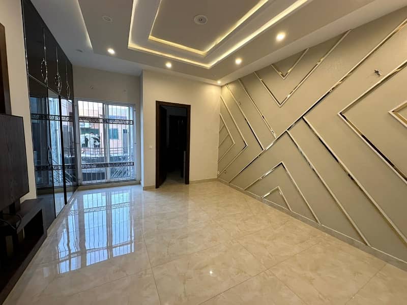 Gorgeous 12 Marla House For Sale Available In Johar Town Phase 1 - Block B2 1