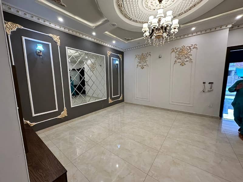 Gorgeous 12 Marla House For Sale Available In Johar Town Phase 1 - Block B2 9