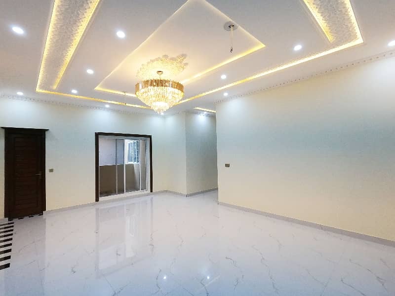 Prime Location 12 Marla House Situated In Johar Town Phase 2 - Block H3 For sale 26