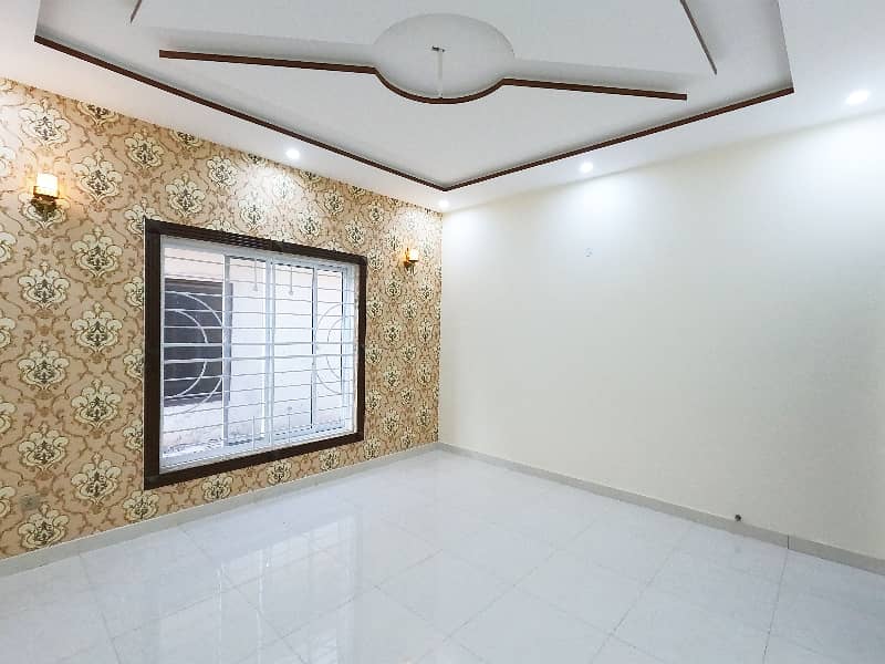 Prime Location 12 Marla House Situated In Johar Town Phase 2 - Block H3 For sale 28