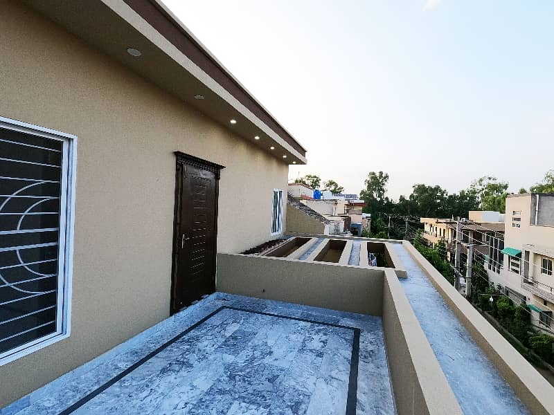 Prime Location 12 Marla House Situated In Johar Town Phase 2 - Block H3 For sale 45