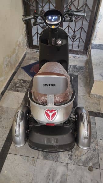 Metro 3 wheels scooty 2