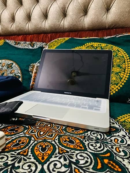 laptop macbook pro 2011 model 2