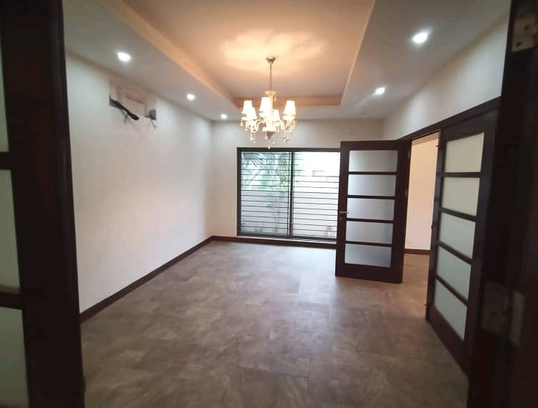 Highly-Desirable 1 Kanal House Available In DHA Phase 6 4