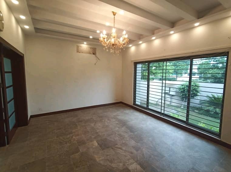 Highly-Desirable 1 Kanal House Available In DHA Phase 6 5