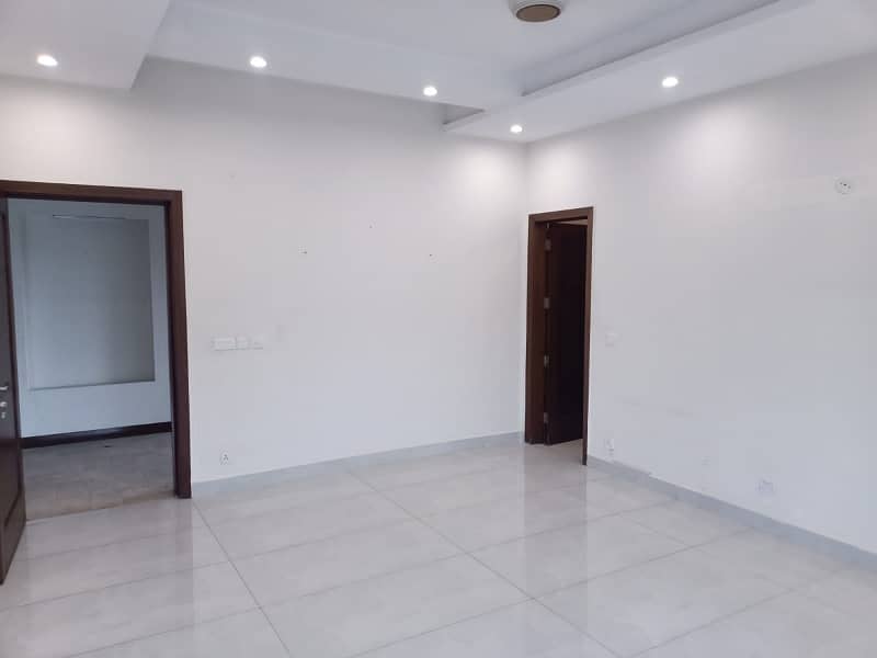 Highly-Desirable 1 Kanal House Available In DHA Phase 6 8