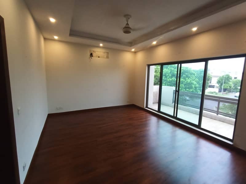 Highly-Desirable 1 Kanal House Available In DHA Phase 6 11