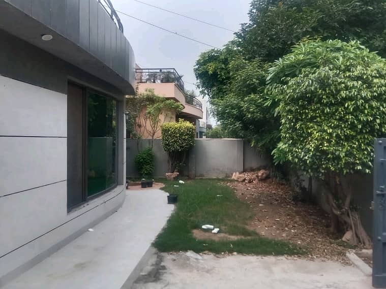 Spacious 1 Kanal House Available For rent In DHA Phase 4 - Block FF 0