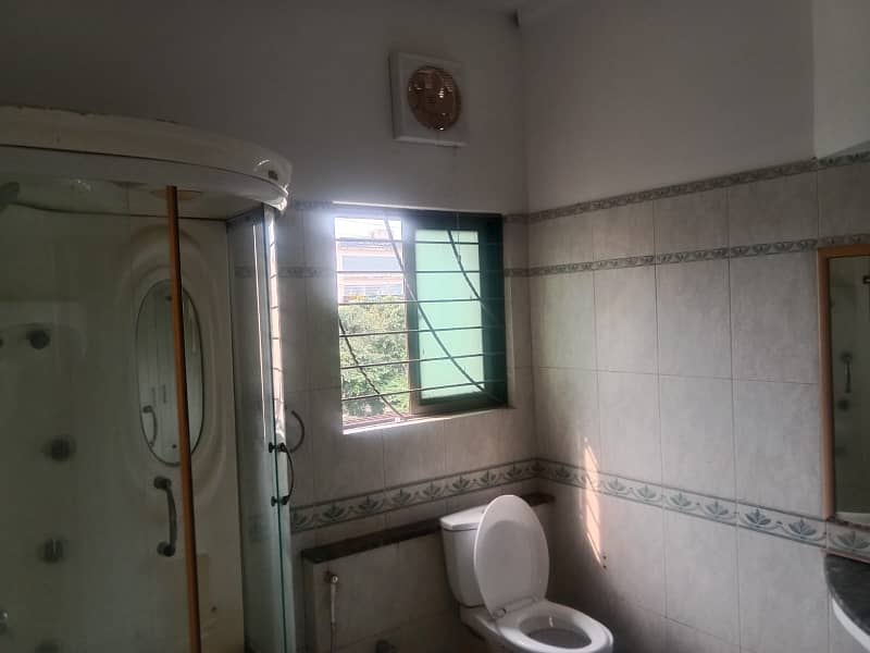 Spacious 1 Kanal House Available For rent In DHA Phase 4 - Block FF 12