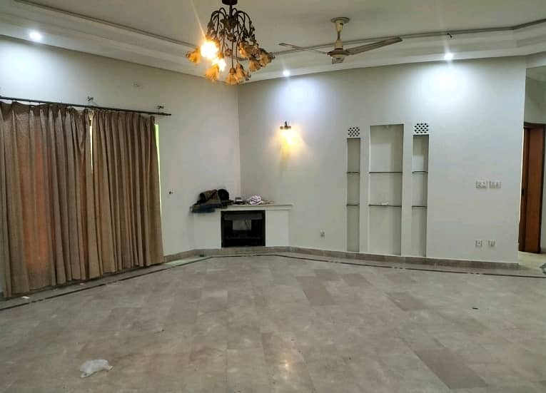 1 Kanal Lower Portion Up For rent In DHA Phase 3 0