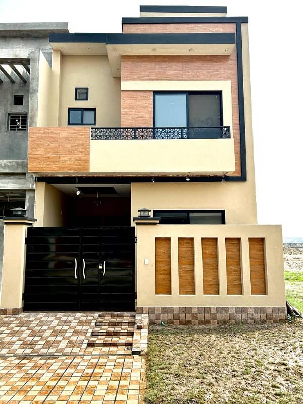 Prime Location House Of 4 Marla For sale In Central Park Housing Scheme 0