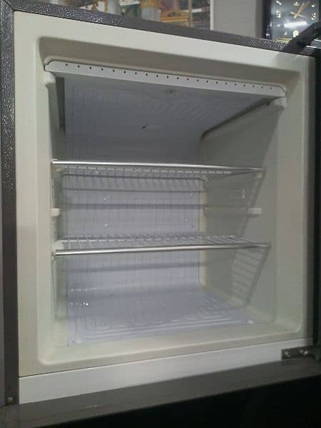 Chiq Refrigerator 8