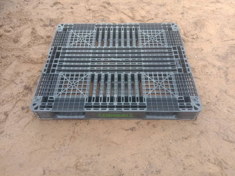 Plastic Pallet | Imported Pallets For Sale | Imported Pallets stock 0