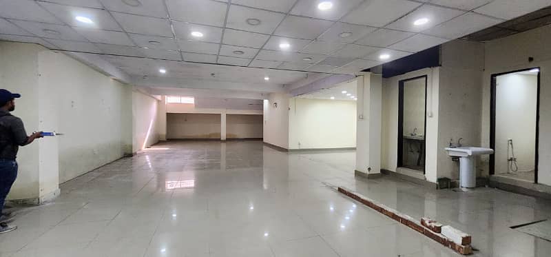 3rd floor Asia house Main ferozpur road near sethi motors 4000 sft area 650000 rent final 0