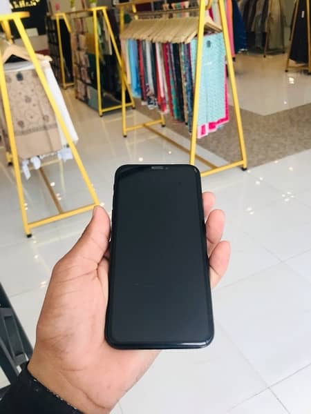 iPhone XS Non PTA 4