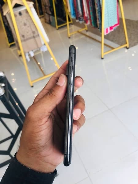 iPhone XS Non PTA 6