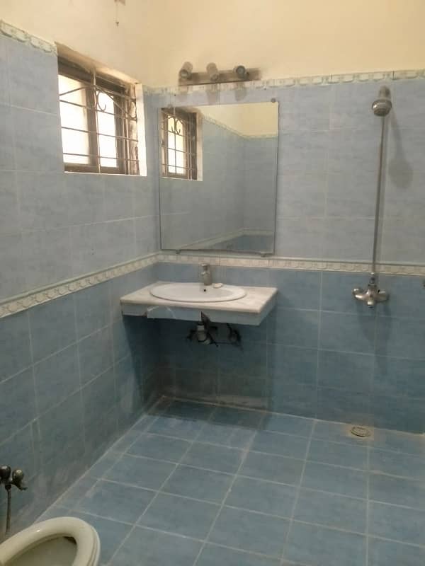 Cantt 1.5 Kanal Upper Portion 3 Bedrooms For Rent Best For Silent Office VIP Location 10