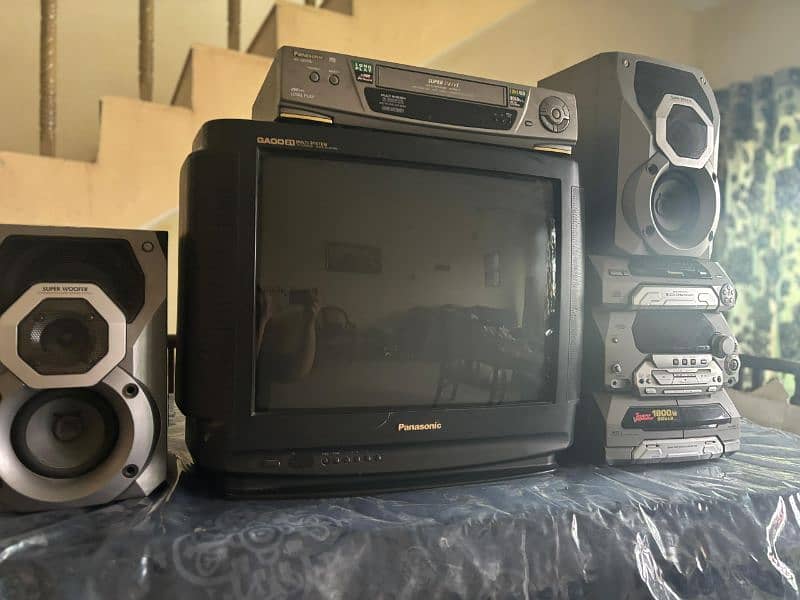 Nostalgic 90s TV and Sound system 4