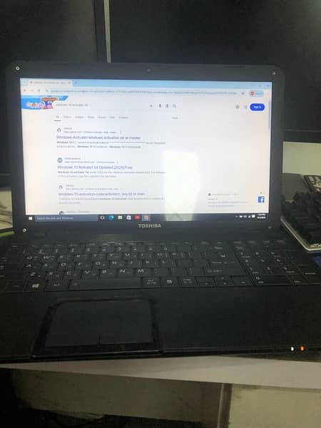 Toshiba laptop 4gb ram -512 hard 1