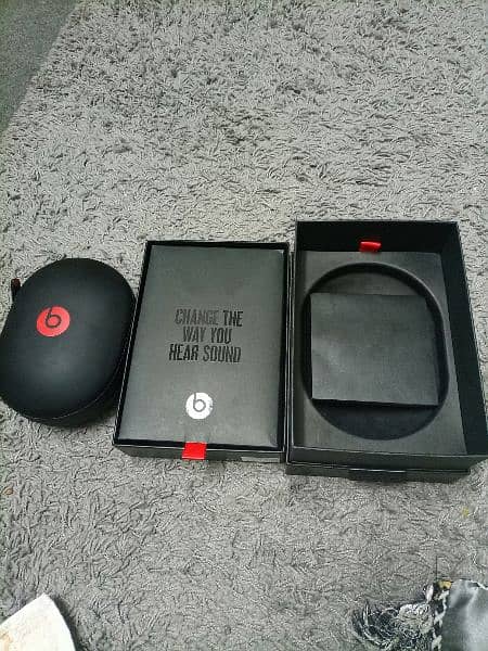 Beat studio 3 Head phones limited edition 3