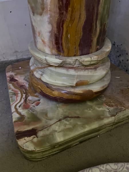 marble pillar/stand piece 2