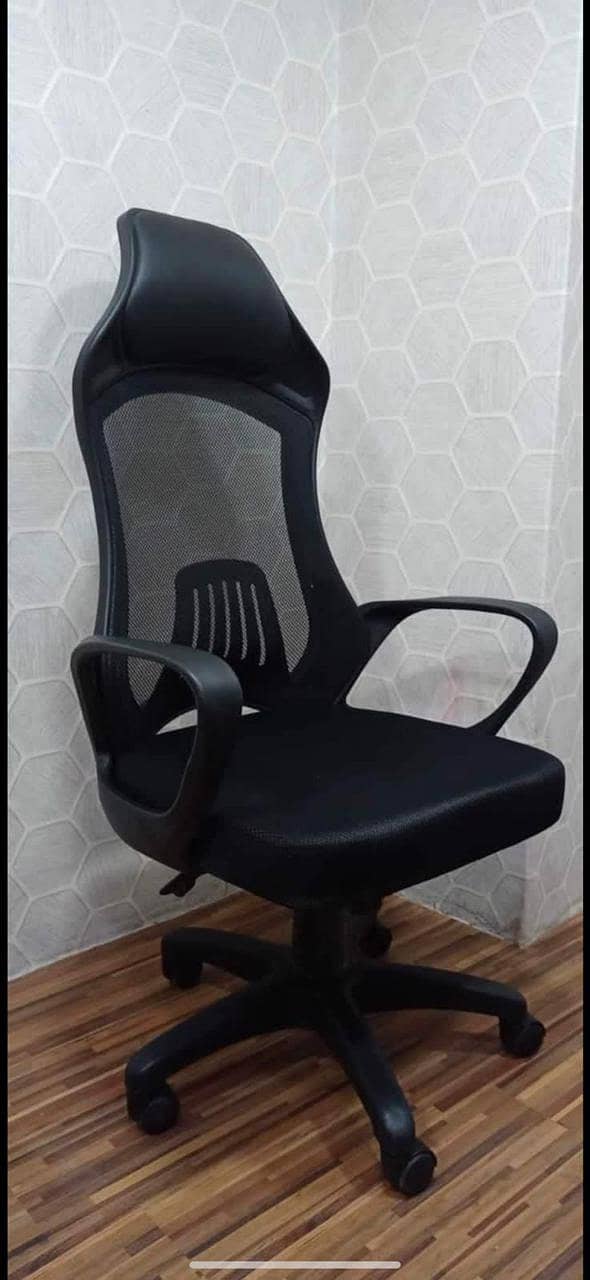 Office chair - visitor chair - Executive chair for sale in karachi 1