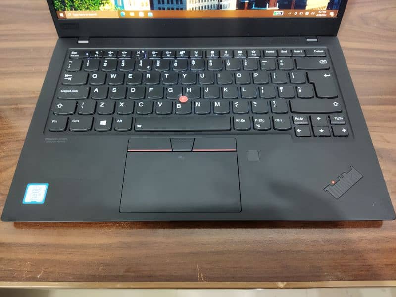 Lenovo X1 Carbon(7th-Gen)  | i5-8th Gen | 16/256GB | 14", 2K Screen 4