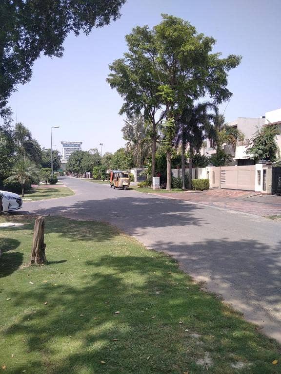 1 Kanal Residential Plot For Sale Near Park At Back Of 80 Feet Road 1