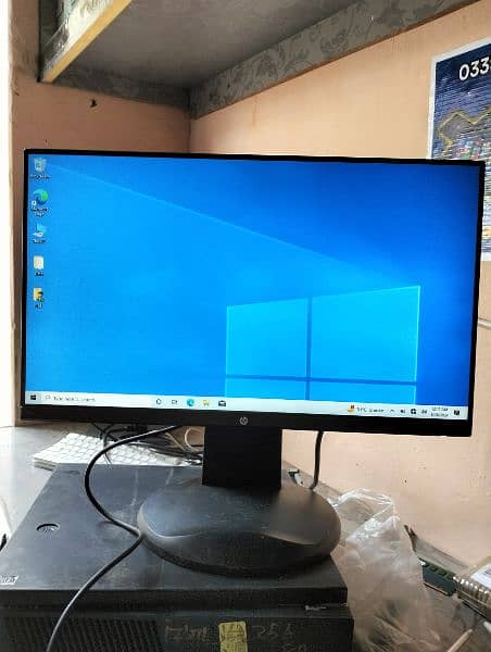 HP Z23n Narrow Bezel Borderless 23 inch Full HD LED Monitor 0