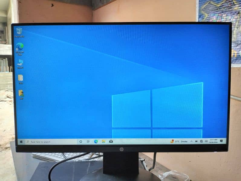 HP Z23n Narrow Bezel Borderless 23 inch Full HD LED Monitor 2