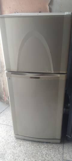 Dawlnce and pel good condition frige for sale